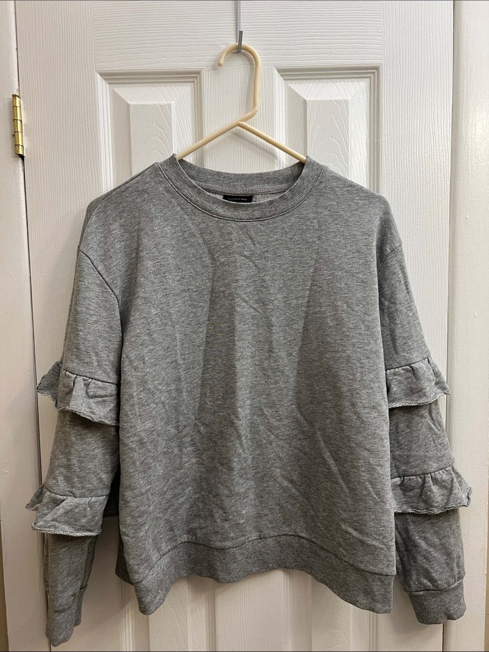 Who What Wear Gray Ruffle Sleeve Sweatshirt